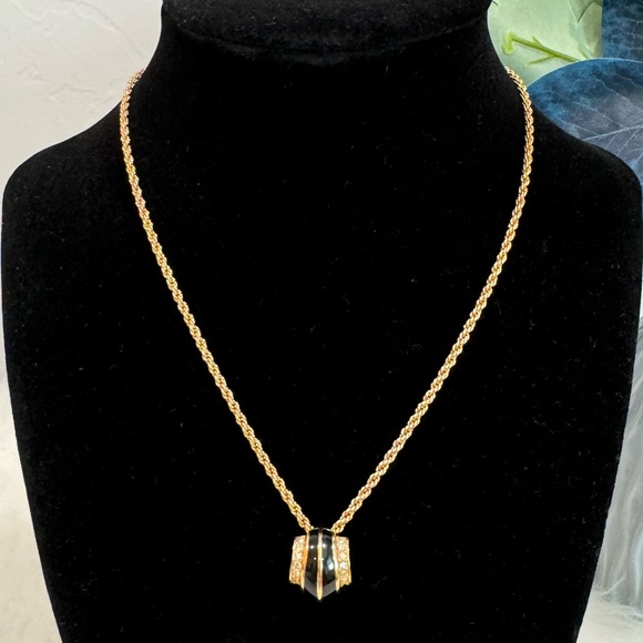 4. Christian Dior Crystals Shell Necklace - Picture 8 of 16